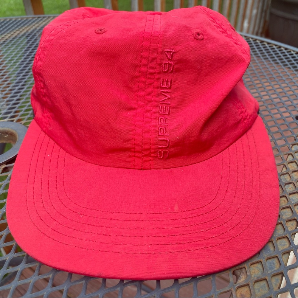 Supreme Tonal Vertical Hat 94 Red